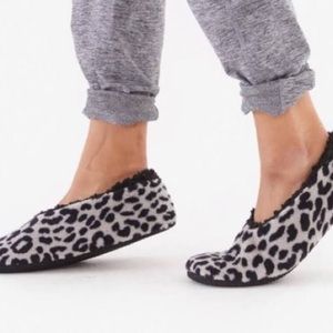 NWT Isaac Mizrahi Cheetah Print Slippers size medium